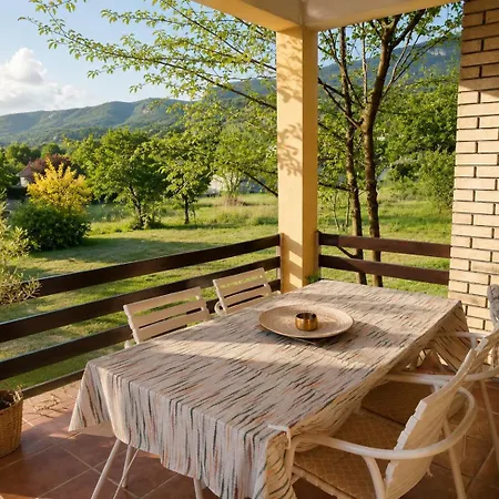 Green Cottage *